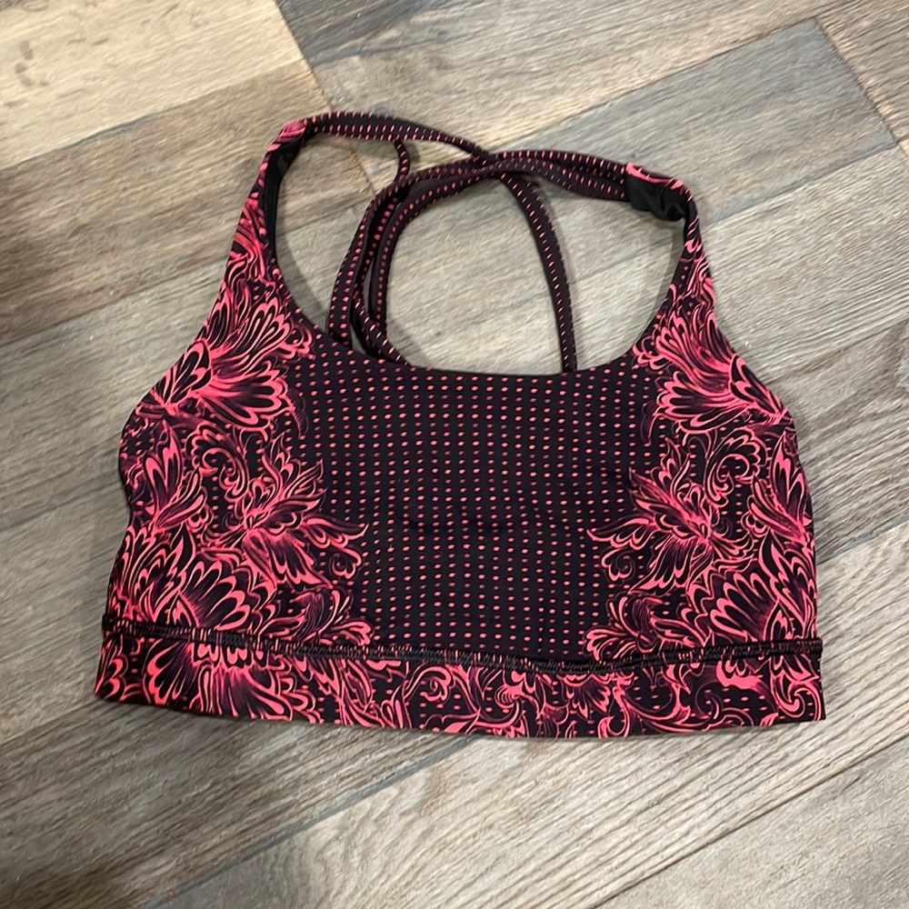Lululemon sports bra size 4